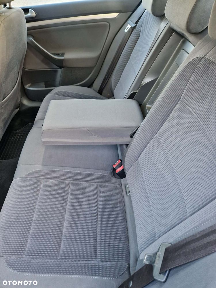 Volkswagen Jetta 1.6 FSI Comfortline - 7