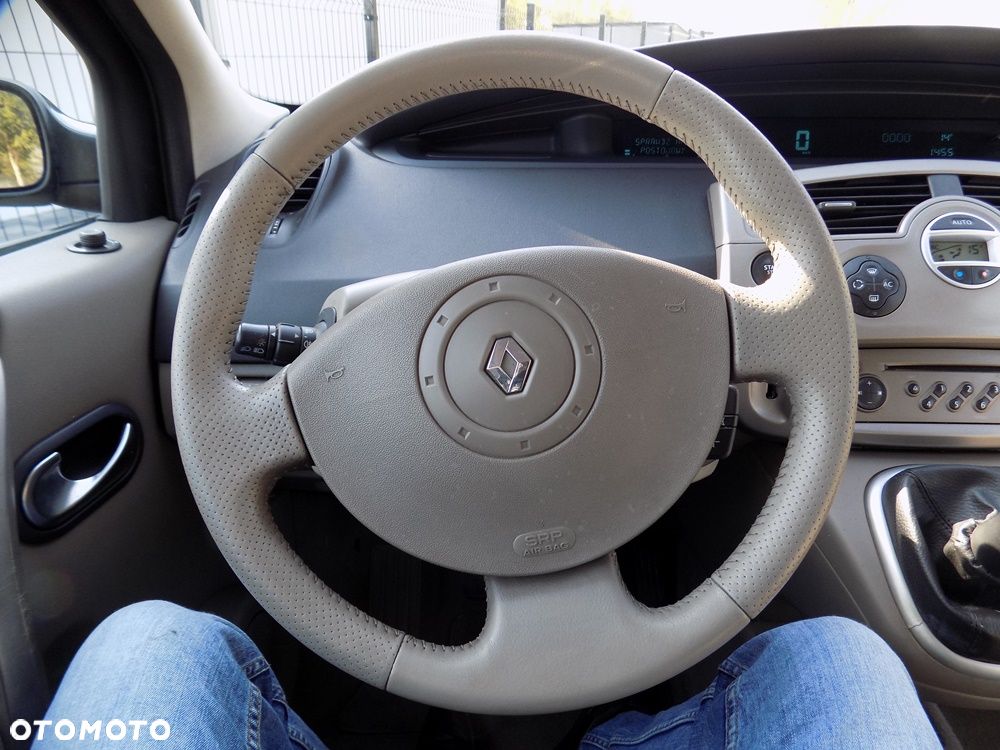 Renault Scenic 1.6 16V Luxe Privilege - 25