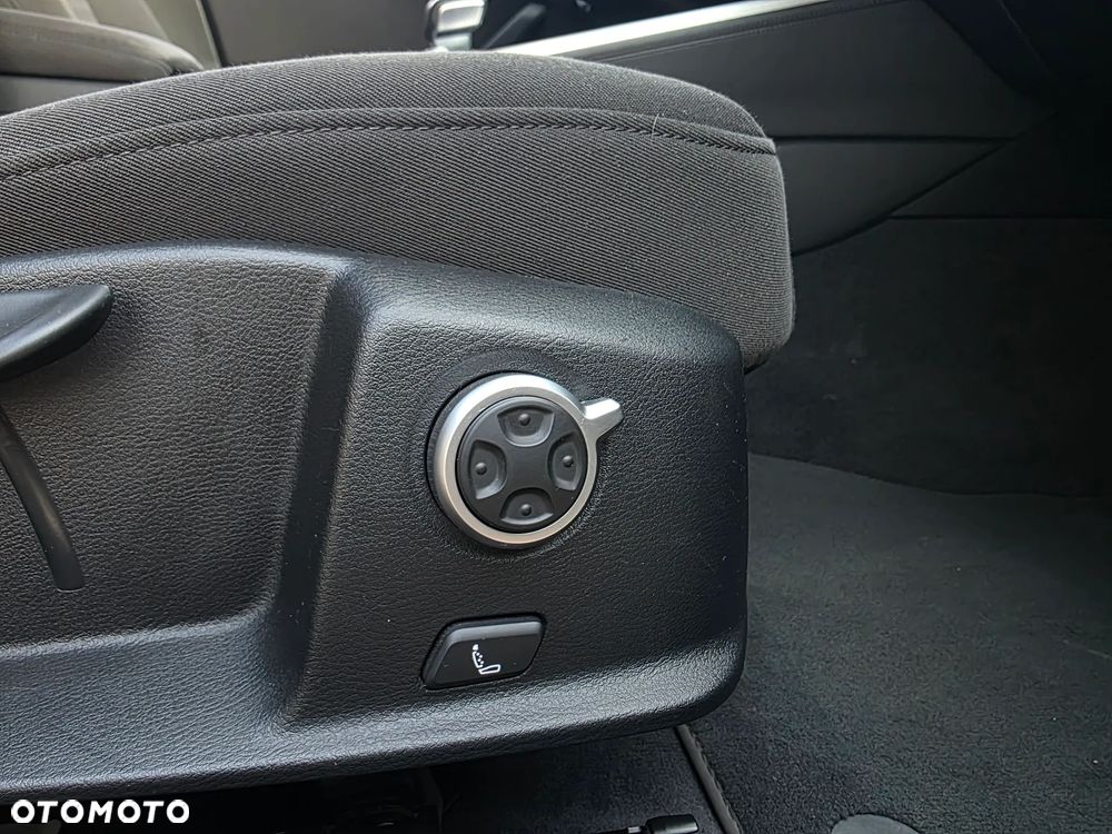 Audi A4 Avant 40 TFSI S tronic design - 31