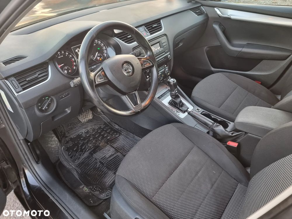 Skoda Octavia 1.6 TDI Ambiente DSG - 6