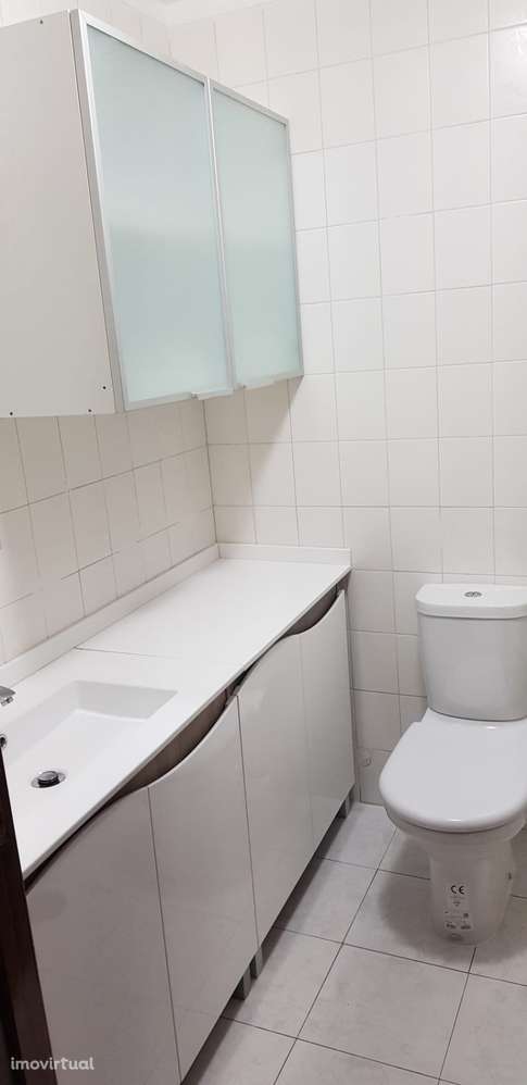 T2 em Águas santas, 75m2, 2 frentes, excelente localização - Grande imagem: 2/13