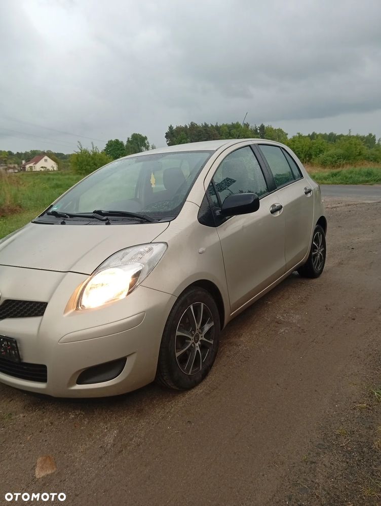 Toyota Yaris 1.33 Luna Start - 1