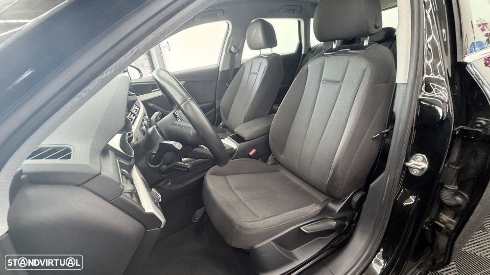 Audi A4 Avant 30 TDI Advanced S tronic — fotografia 15