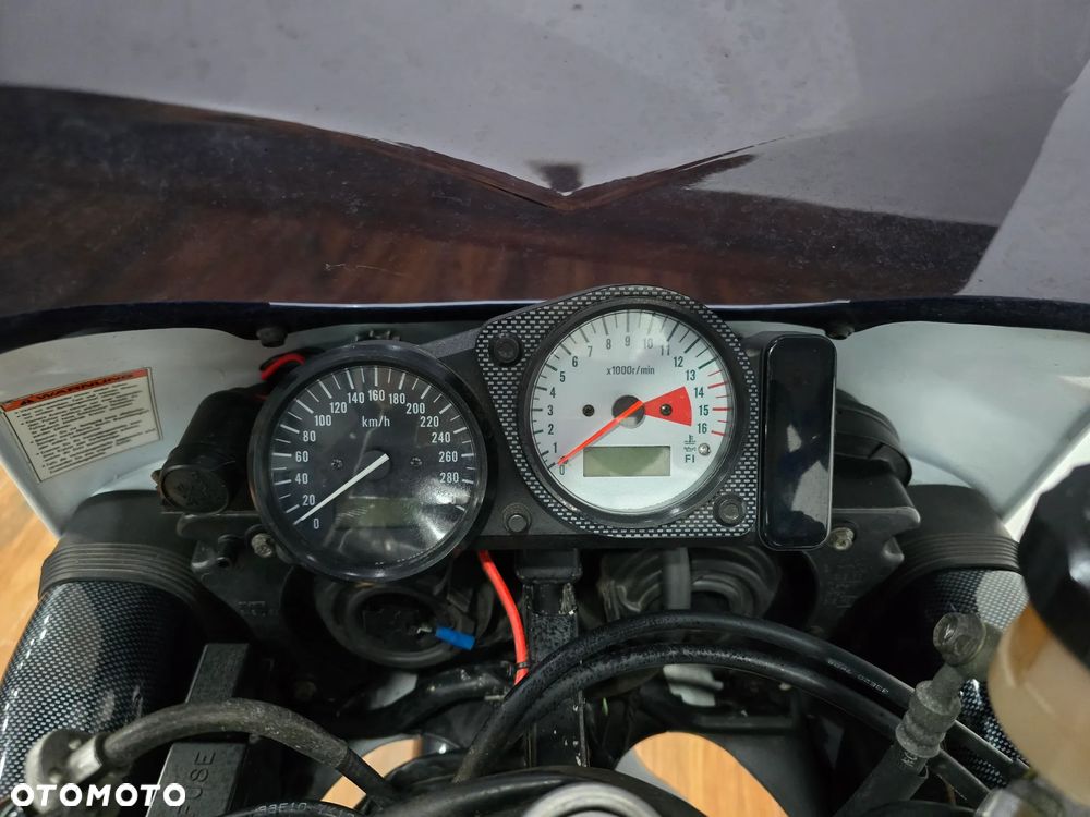 Suzuki GSX-R - 14