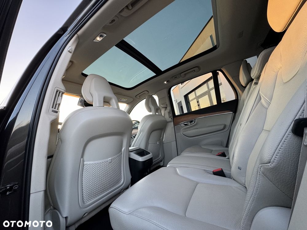 Volvo XC 90 D5 AWD Momentum 7os - 17