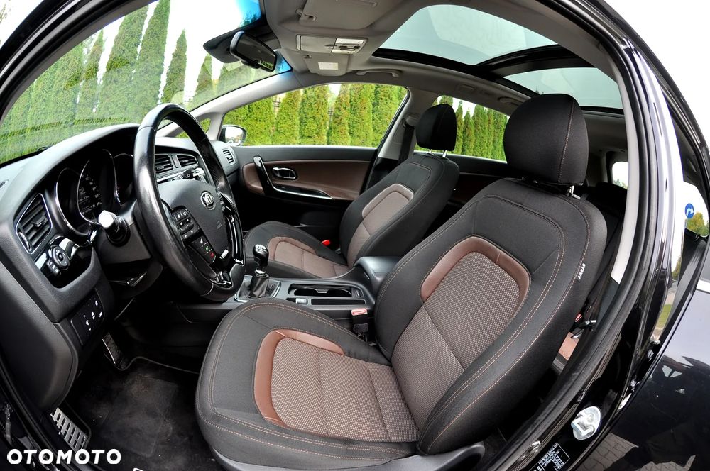 Kia Ceed 1.6 CRDi 128 Platinum Edition - 24