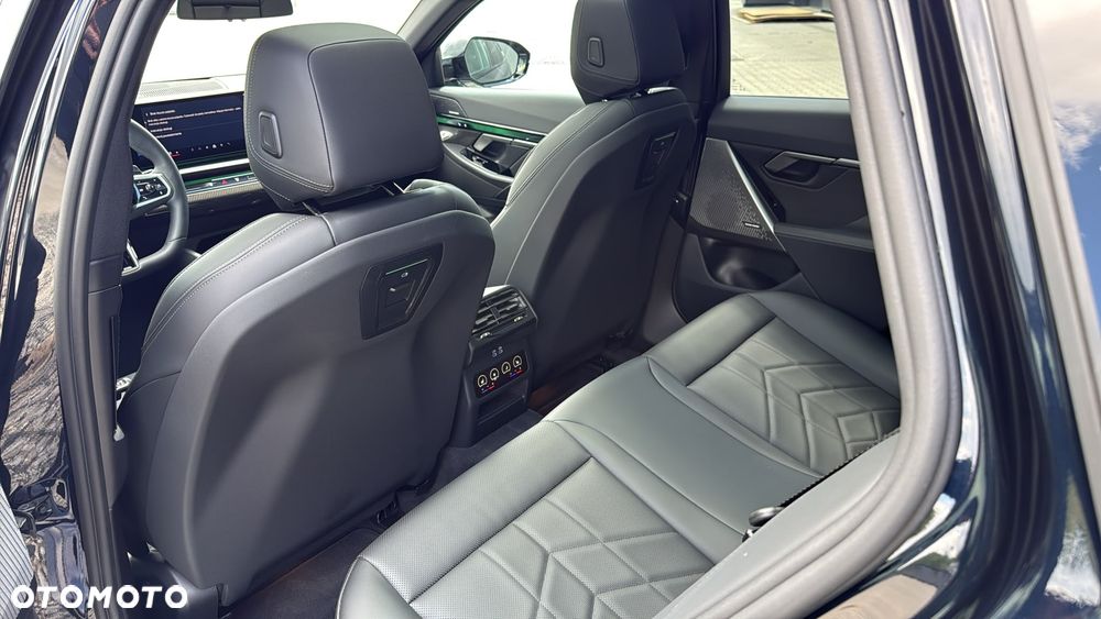 BMW Seria 5 520d xDrive - 29