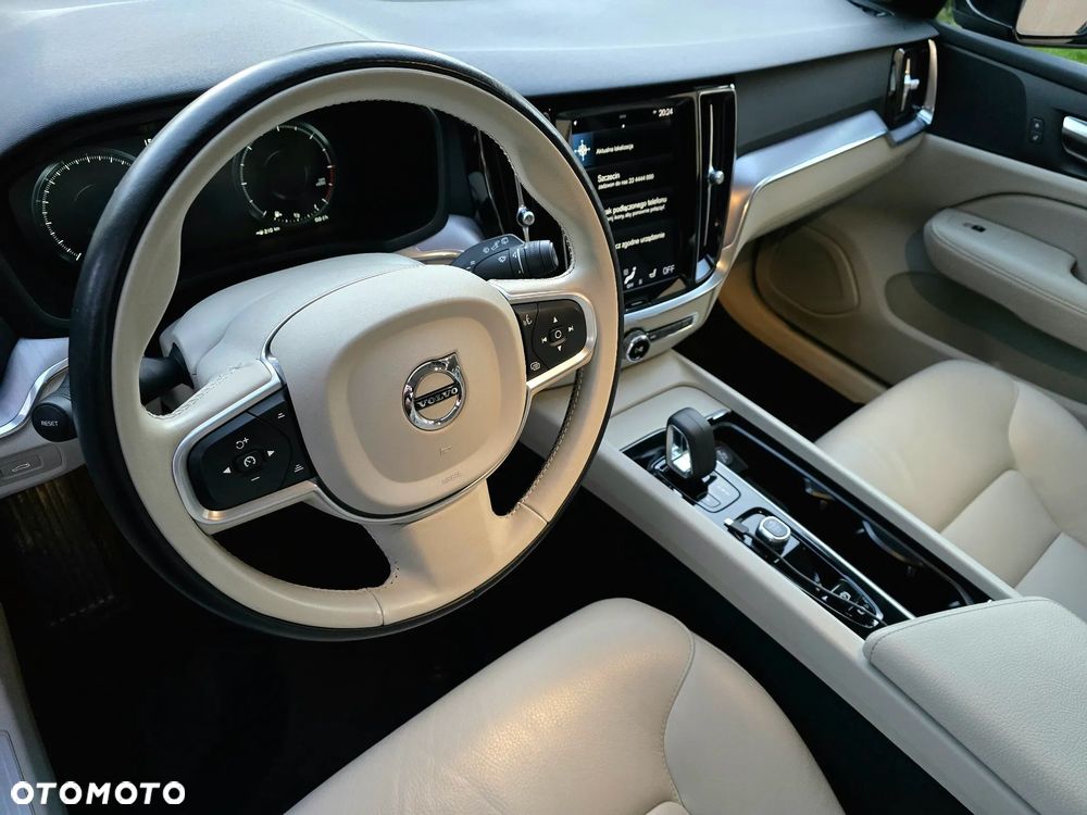 Volvo V60 B4 D Momentum Pro - 19