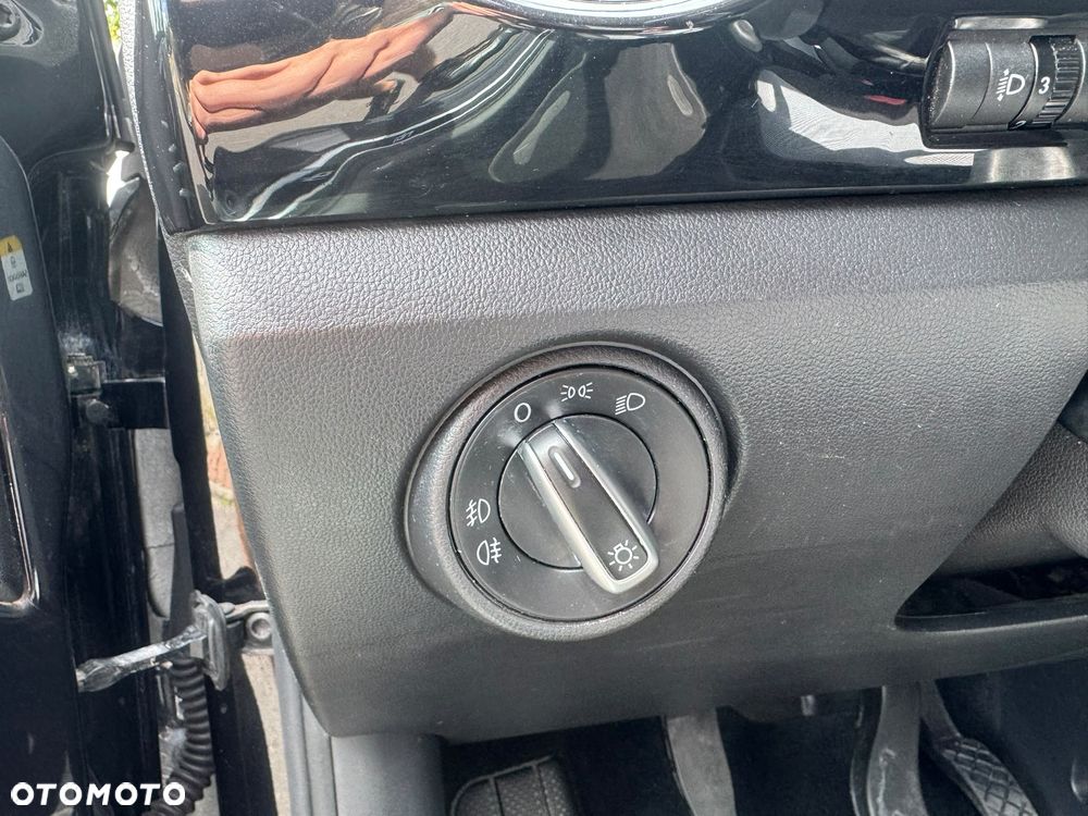 Volkswagen up! black - 20