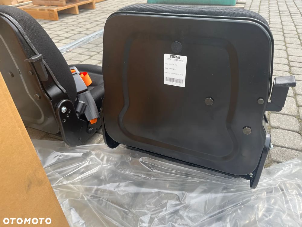 FOTEL PILOT F91 F92 F93 TYPU GRAMMER JCB HYSTER 1400 NETTO - 6