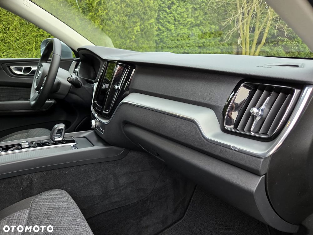 Volvo XC 60 B4 D Geartronic Momentum Pro - 35