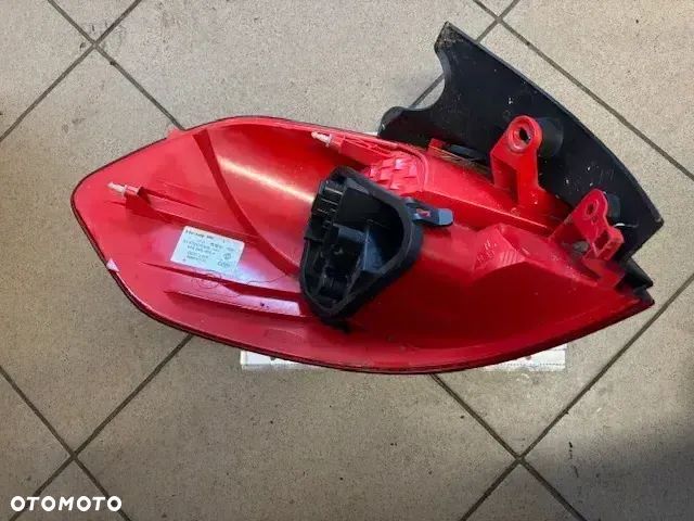 LAMPA TYŁ PRAWA RENAULT CLIO III KOMBI 8200586844 - 4