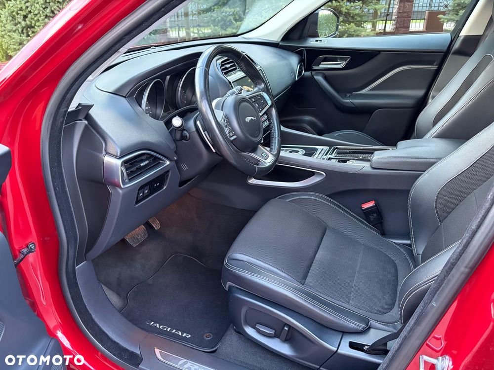 Jaguar F-Pace 20d AWD R-Sport - 11