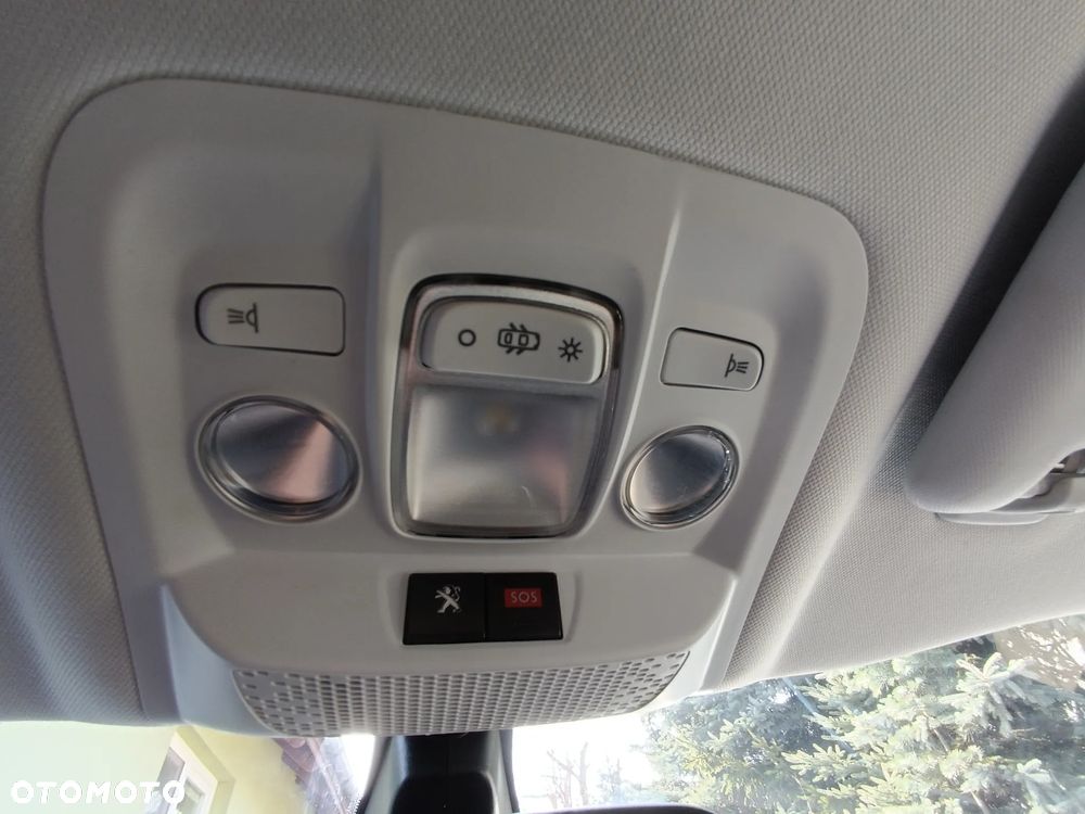 Peugeot 2008 BlueHDi 100 STOP & START Allure - 16