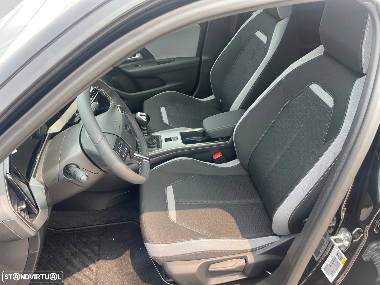 BYD Dolphin 60.4 kWh Design - 26