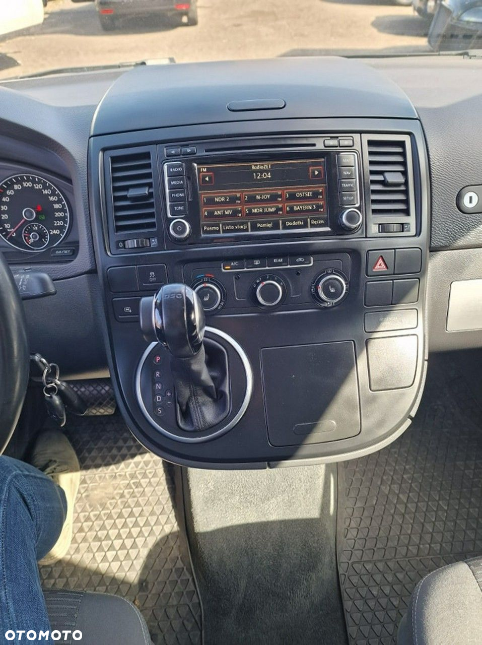 Volkswagen Multivan - 17
