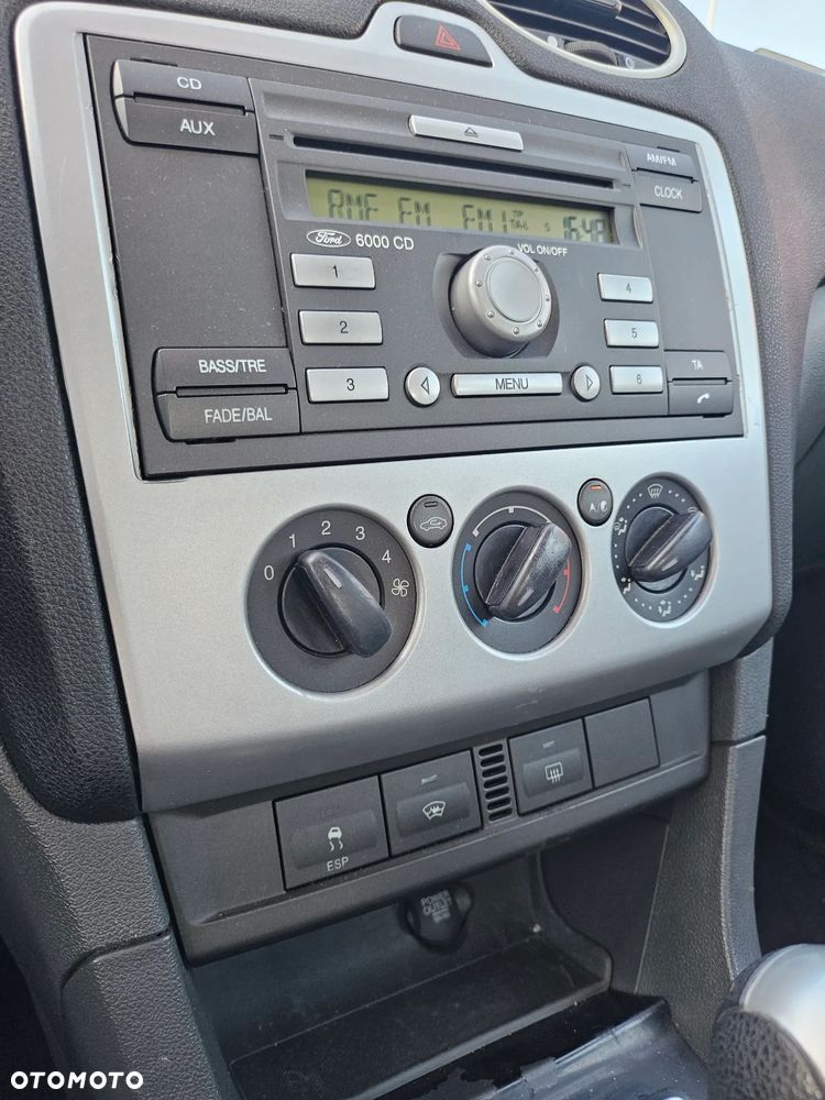 Ford Focus 1.6 Ambiente - 10