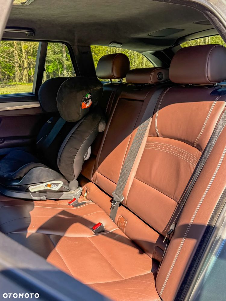 BMW Seria 5 M550d xDrive - 15
