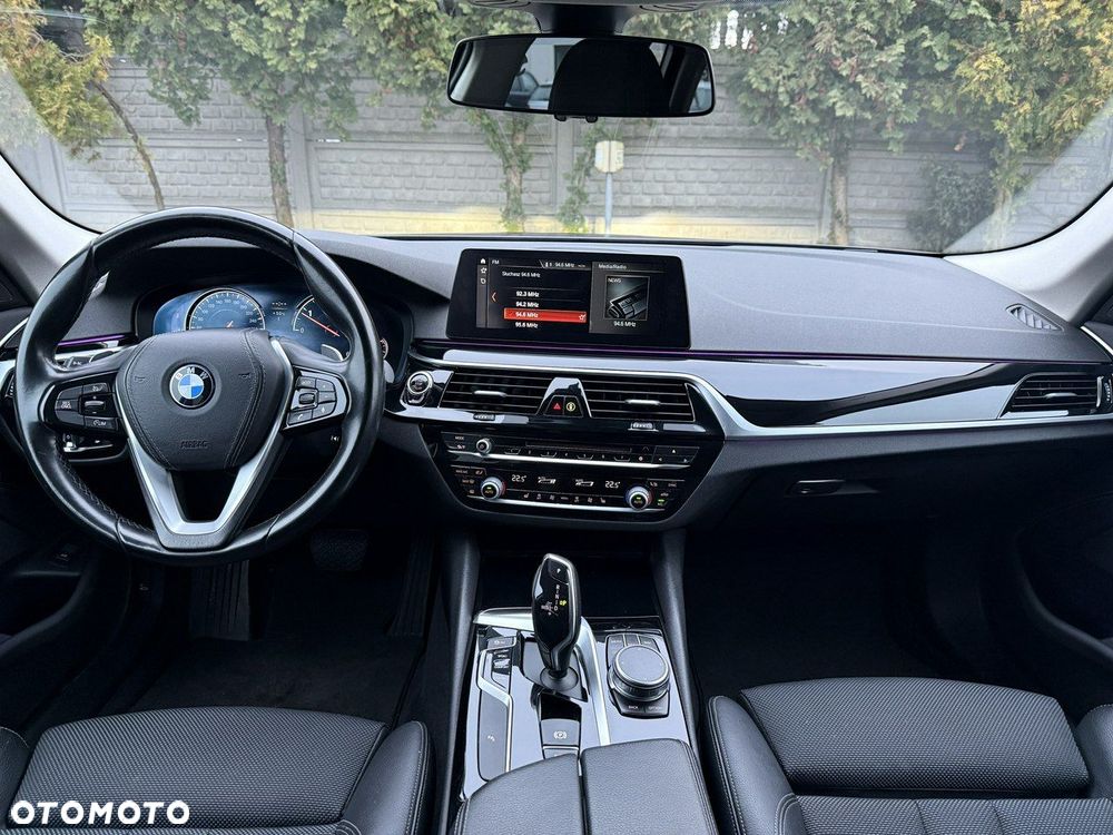 BMW Seria 5 520d Sport - 8