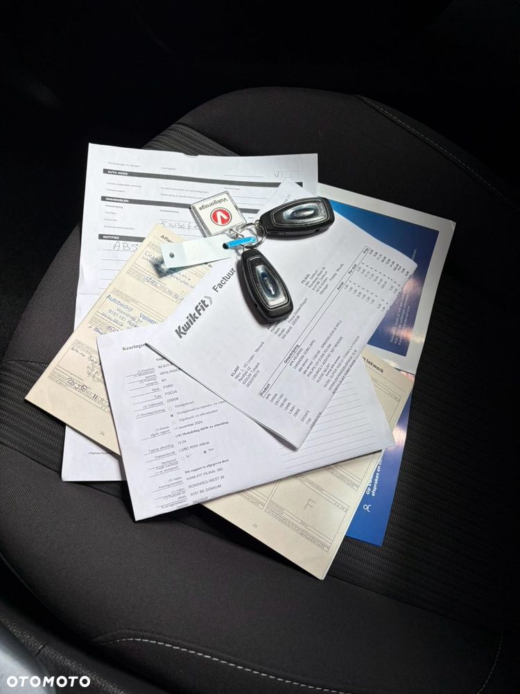 Ford Focus 1.6 Titanium - 16