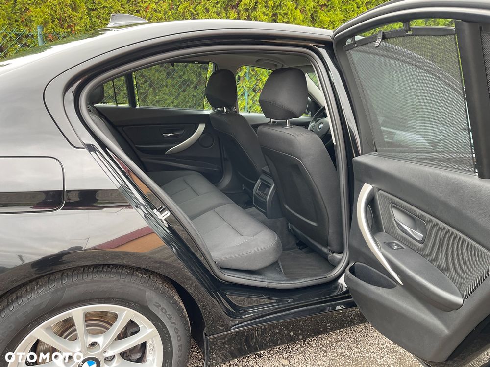BMW Seria 3 320d Sport Line - 20