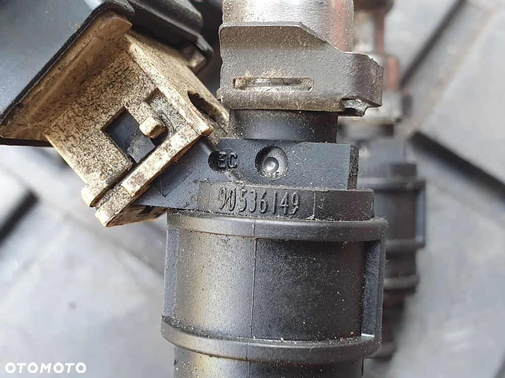WTRYSKIWACZE LISTWA KOMPLET  OPEL VECTRA B 1,8 16V 90536149 5WK93151 ASTRA G ZAFIRA A - 2