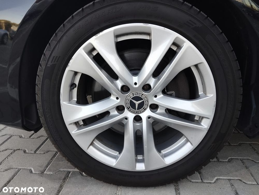 Mercedes-Benz Klasa E 250 CGI BlueEffICIENCY Avantgarde - 38
