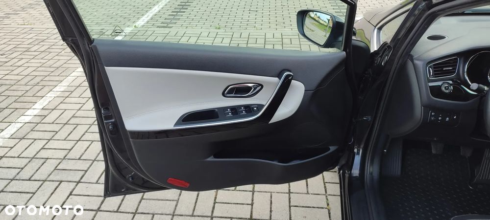 Kia Ceed 1.6 CRDi 136 ISG Dream-Team Edition - 12