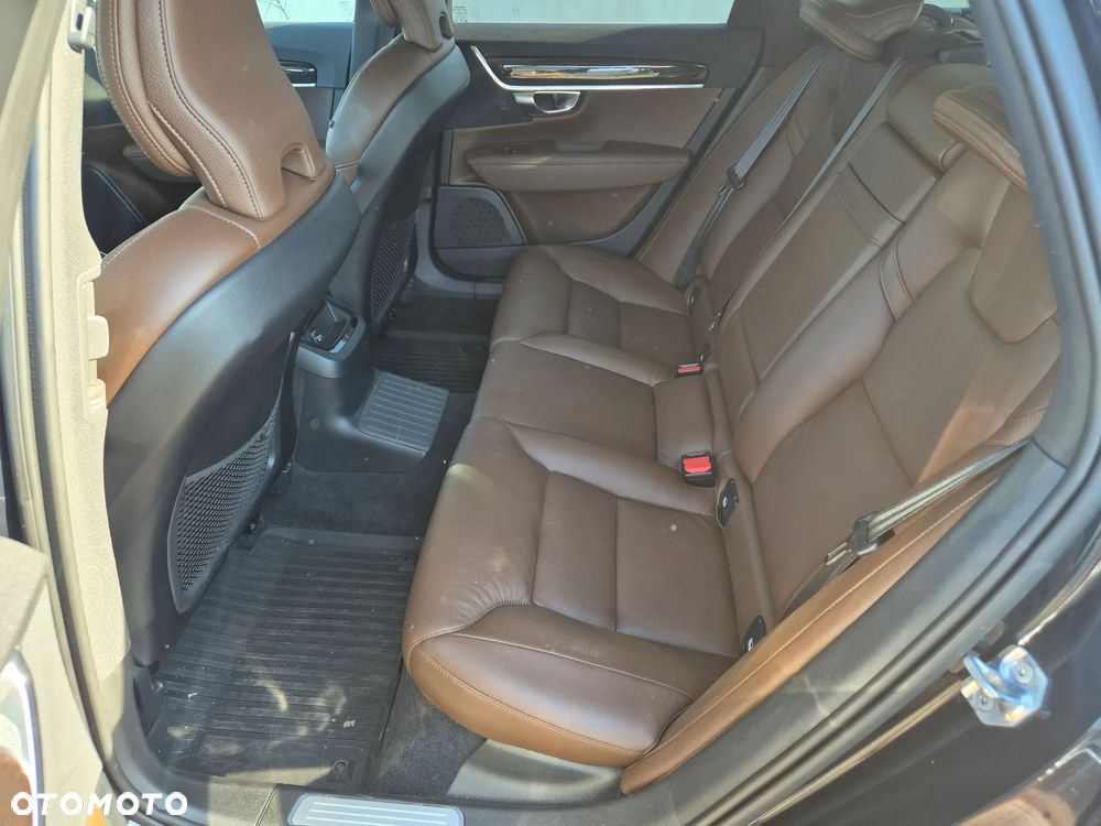 Volvo V90 T8 AWD Plug-In Hybrid Momentum - 2