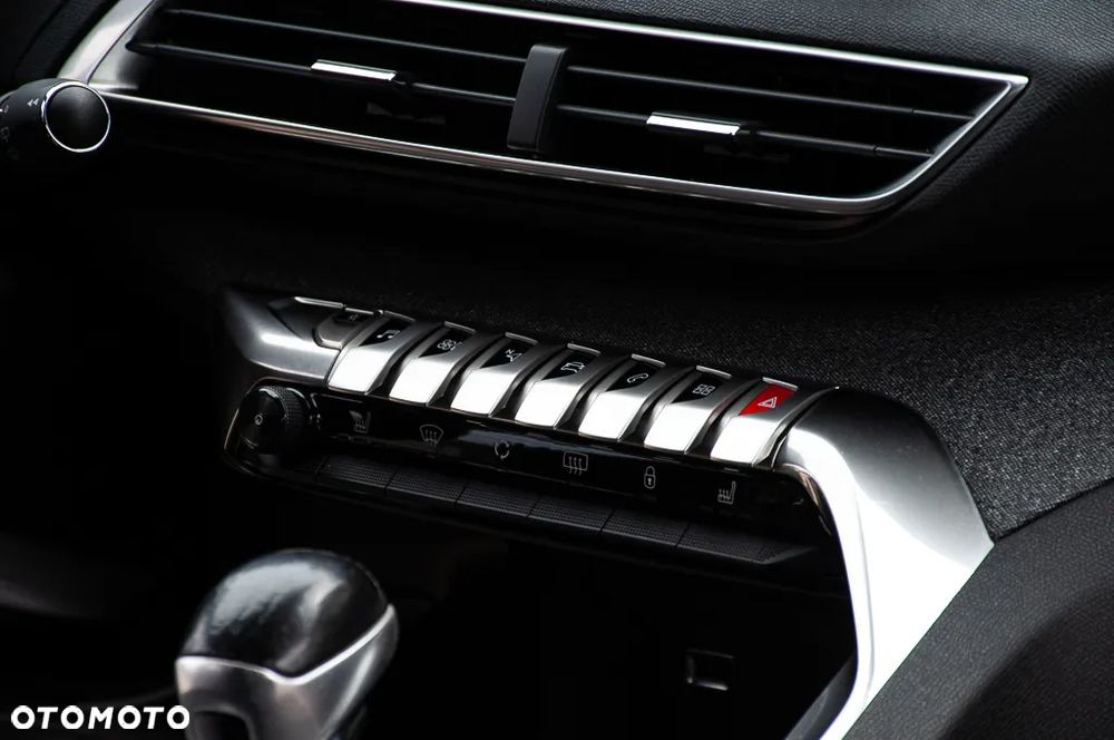 Peugeot 3008 PureTech 130 Stop & Start Allure - 19