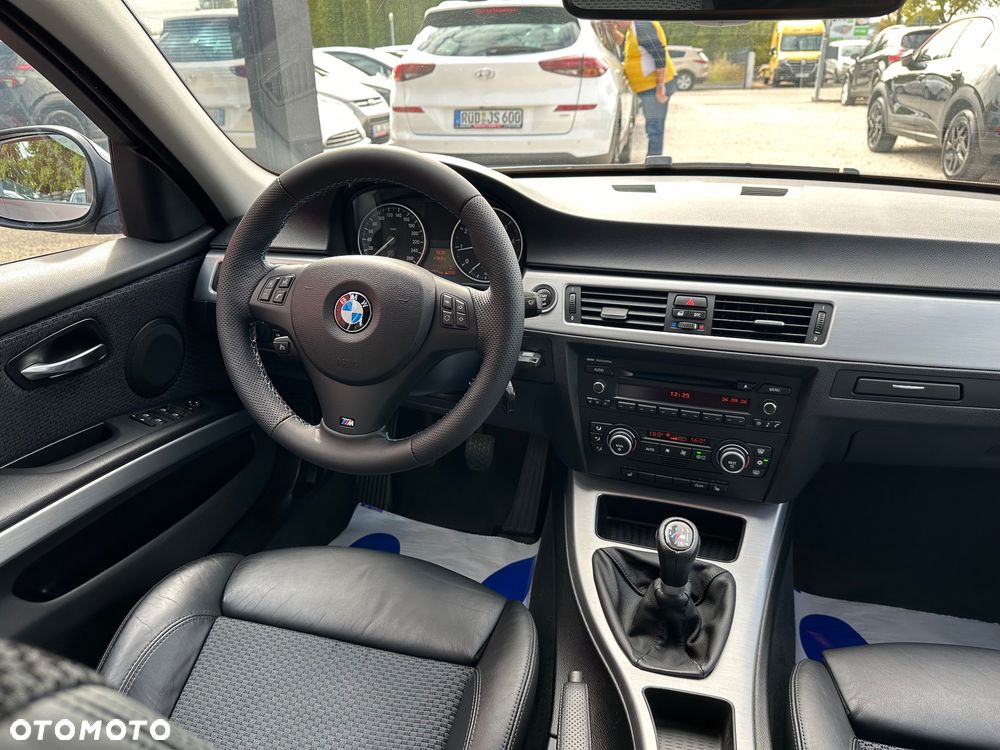 BMW Seria 3 320i Edition Exclusive - 21