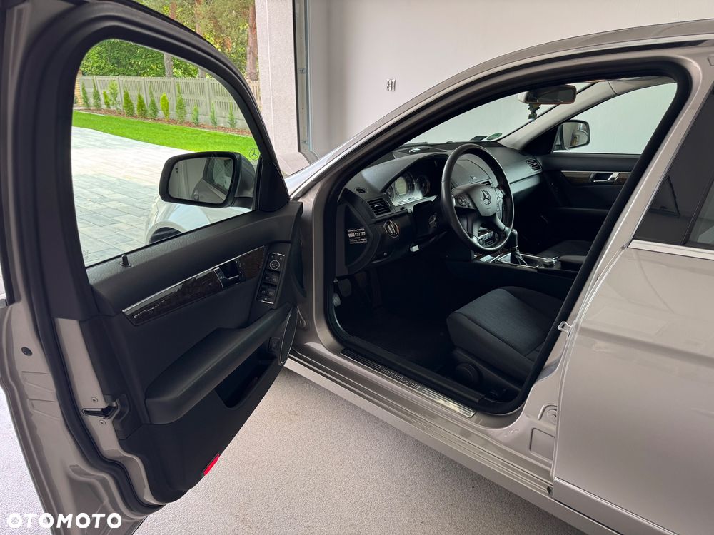 Mercedes-Benz Klasa C 180 Kompressor Elegance - 22