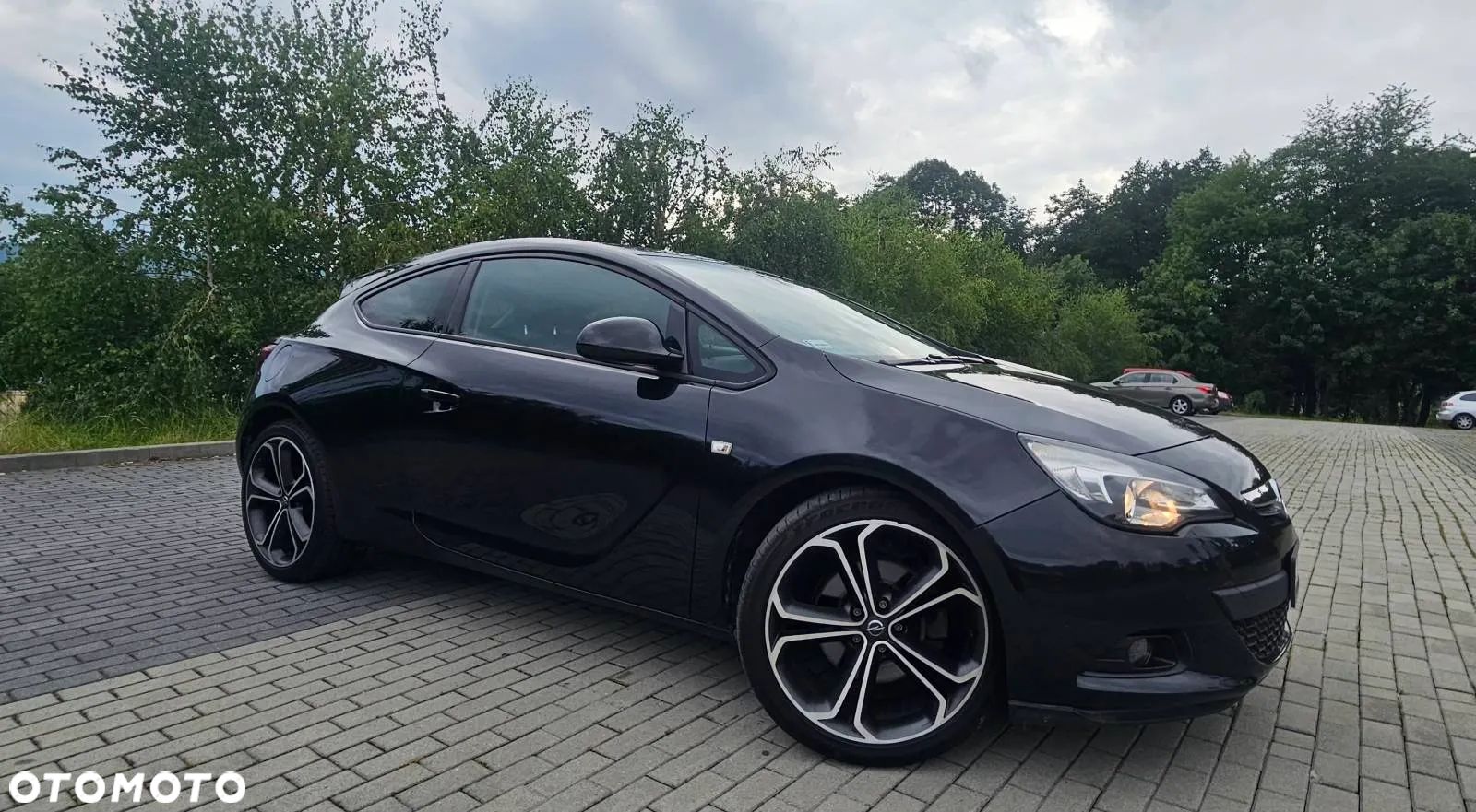 Opel Astra GTC 1.6 Turbo Edition - 1