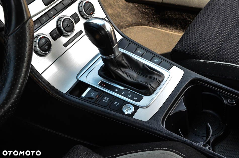 Volkswagen Passat Variant 2.0 TDI DSG BlueMotion Technology R-Line - 40