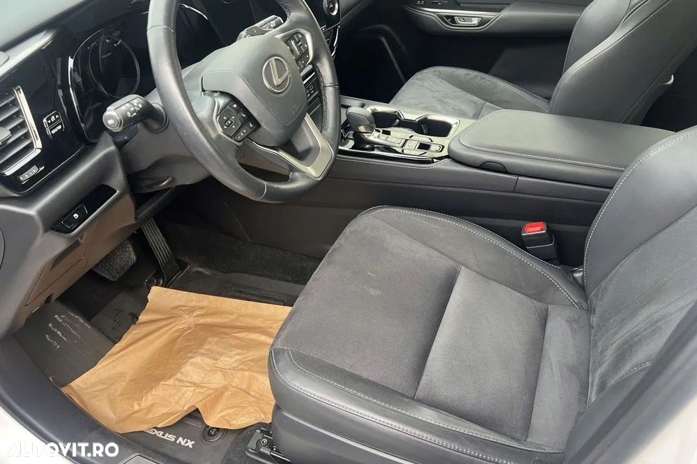 Lexus Seria NX 350h - 10