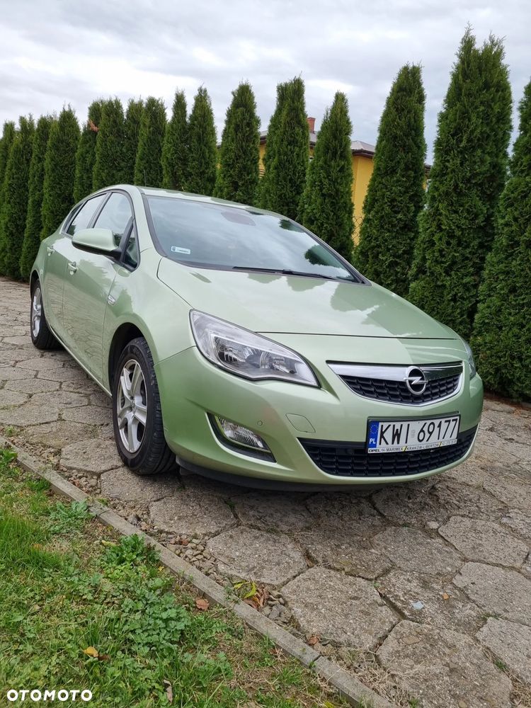 Opel Astra 1.4 Turbo Edition - 1