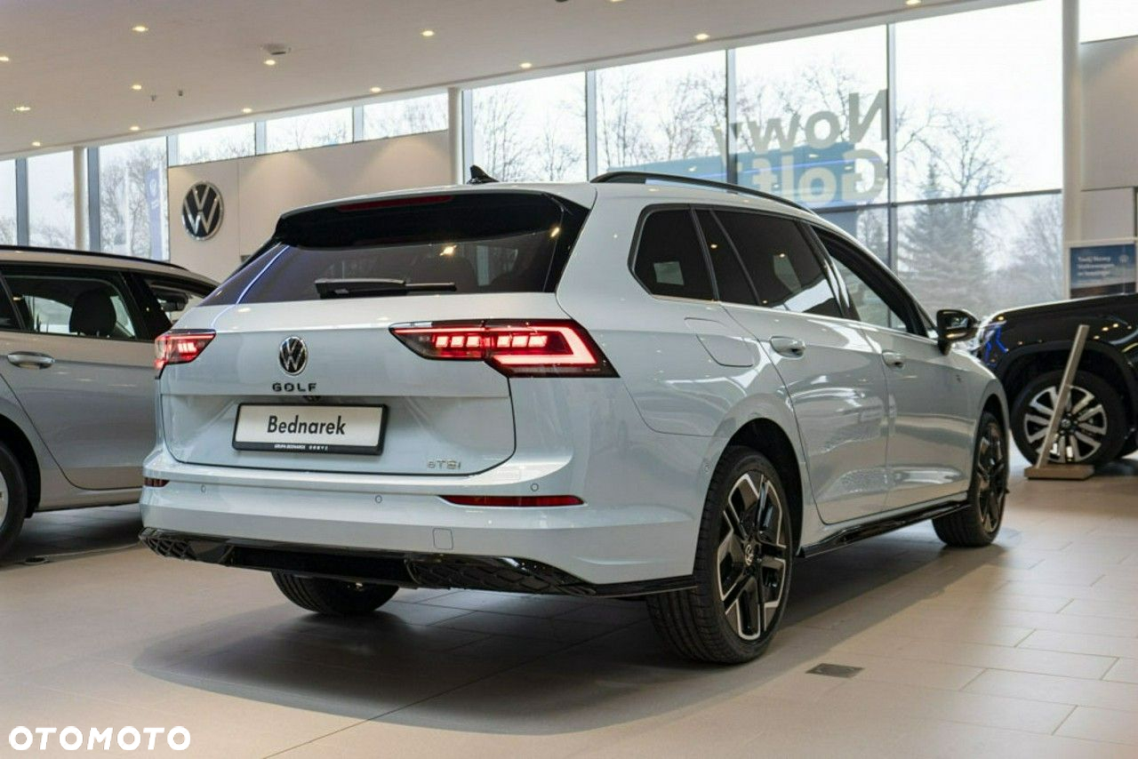 Volkswagen Golf - 11
