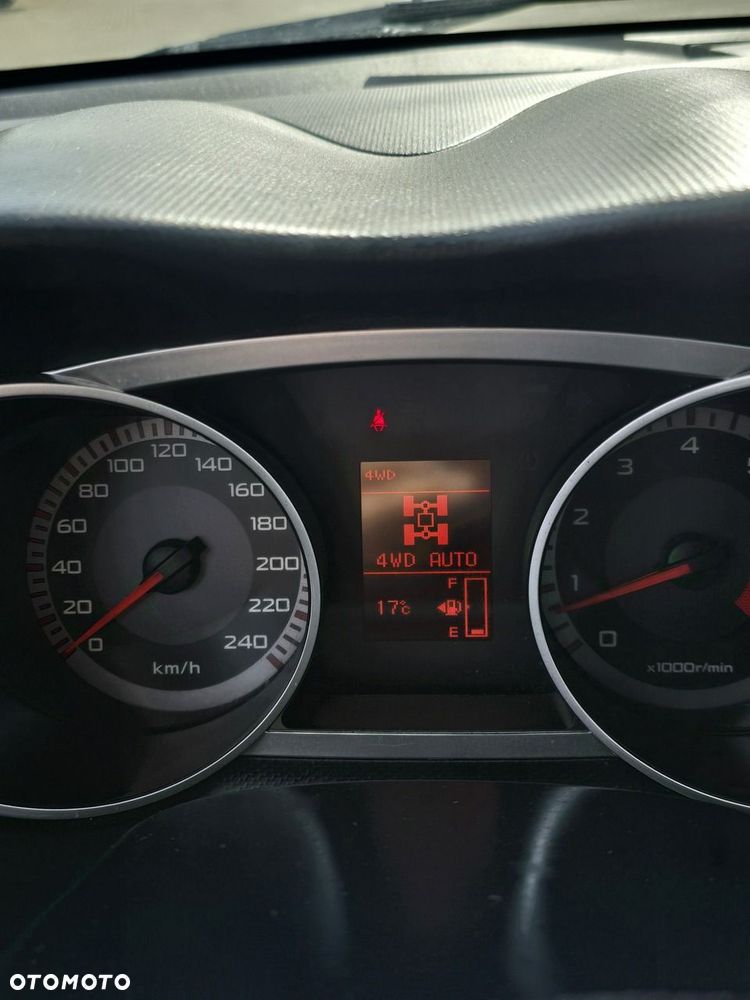 Mitsubishi Outlander - 30