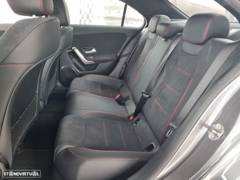 Mercedes-Benz A 250 Limousine e AMG Line - 7