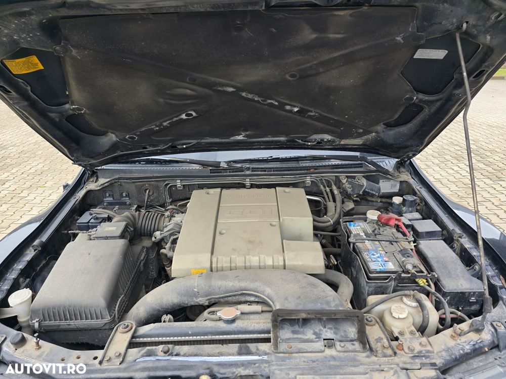 Mitsubishi Pajero - 6