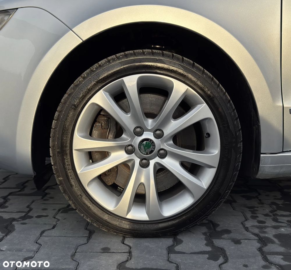 Skoda Superb 3.6 V6 4x4 DSG Elegance - 15