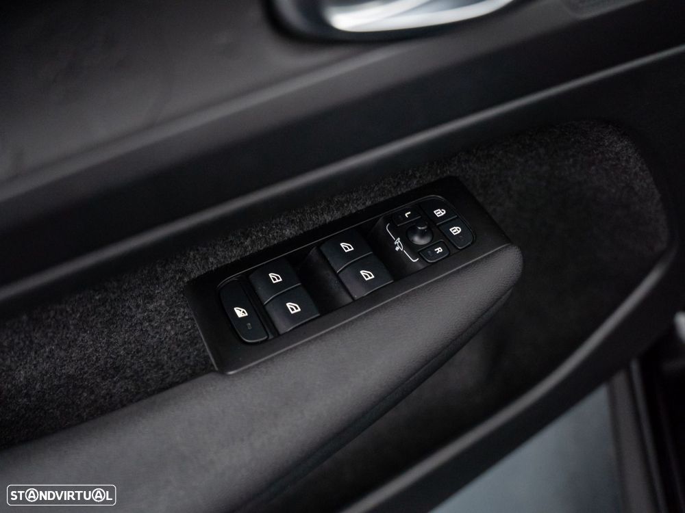 Volvo XC 40 1.5 T2 Momentum Core - 16