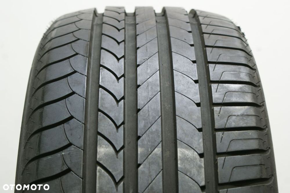 235/45R17 GOODYEAR EFFICIENTGRIP 7,6mm . - 1