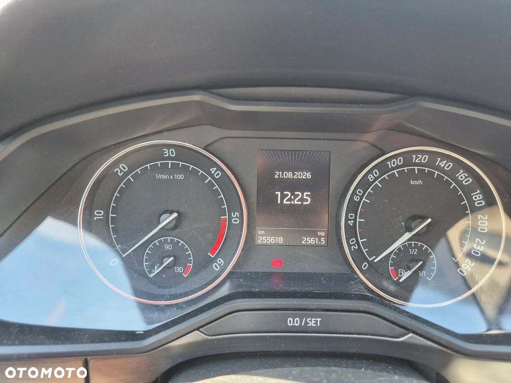 Skoda Superb 2.0 TDI Ambition DSG - 4