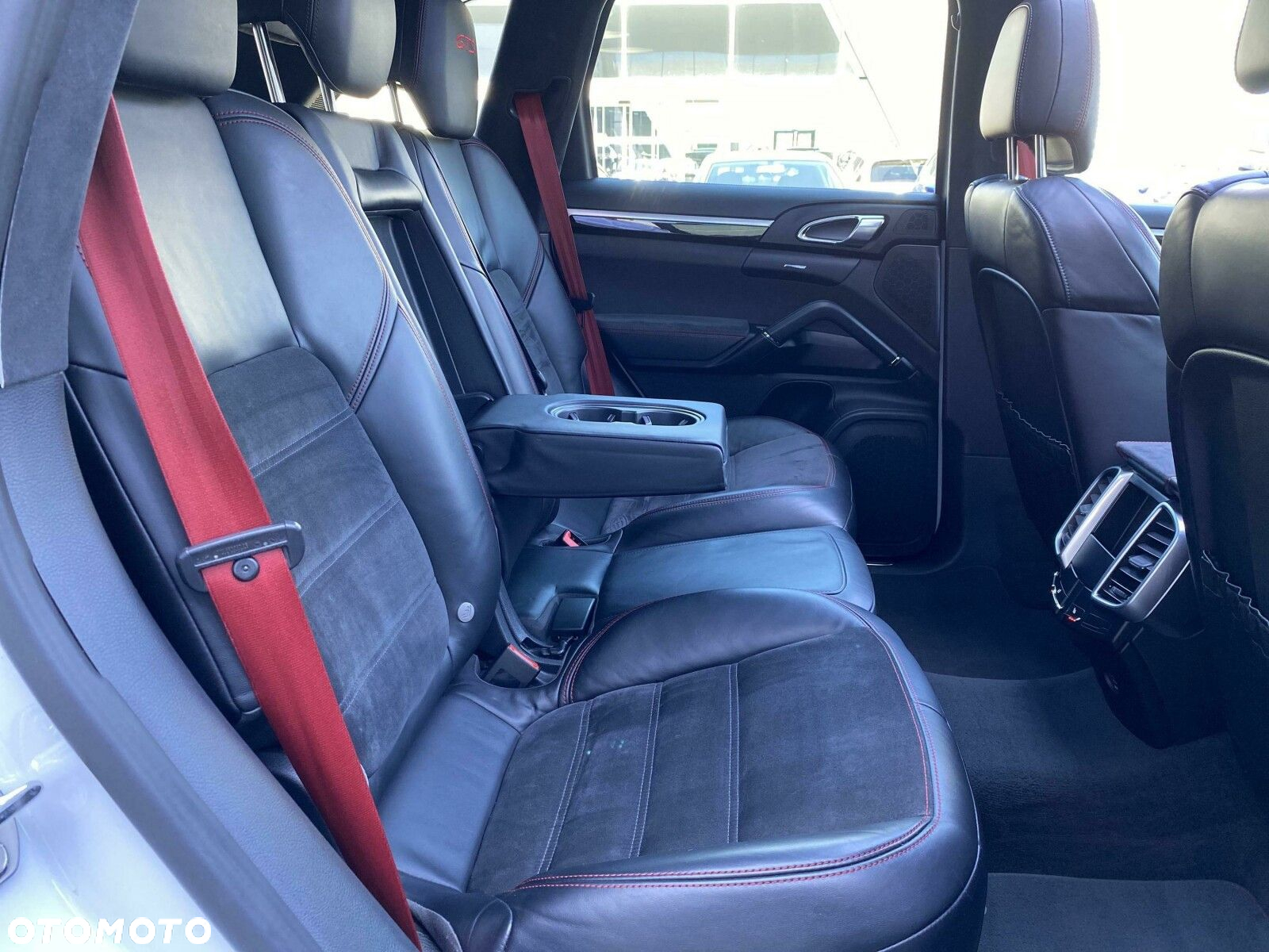 Porsche Cayenne GTS - 19