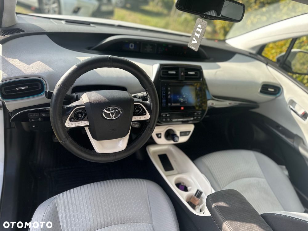 Toyota Prius 1.8 Hybrid Executive - 11
