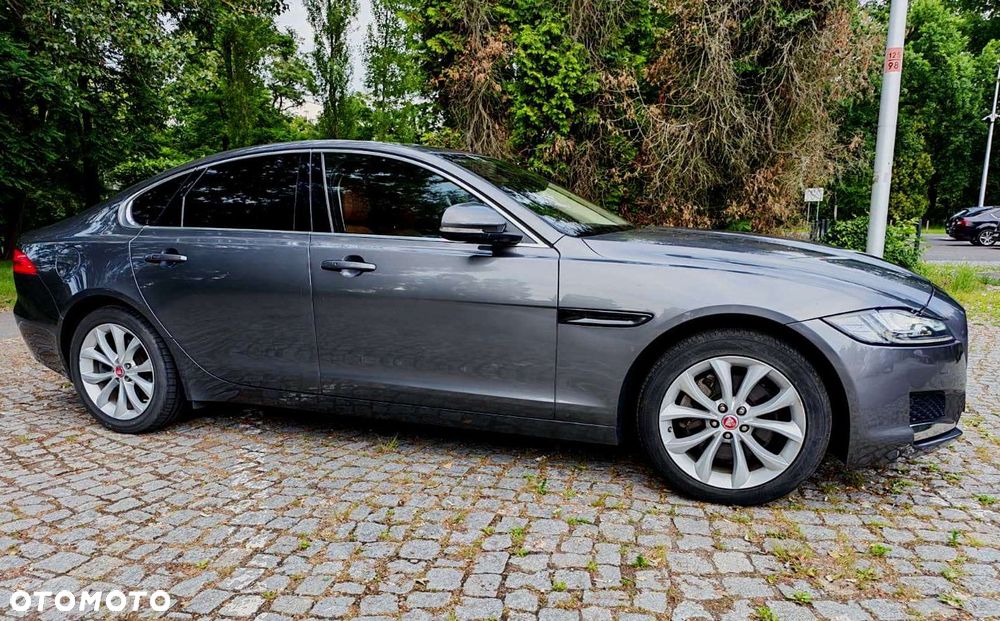 Jaguar XF - 13