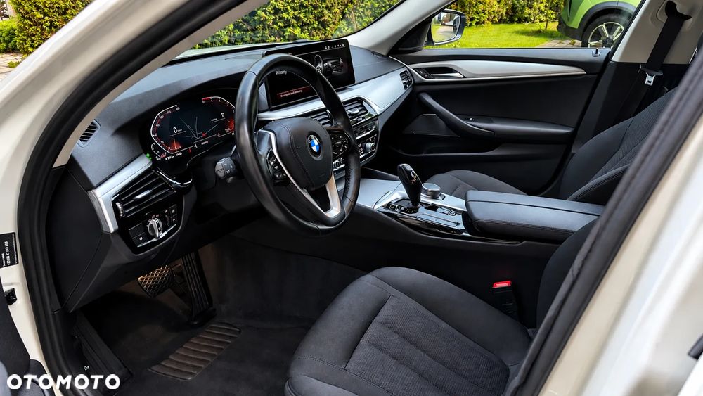 BMW Seria 5 520d Sport Line - 16