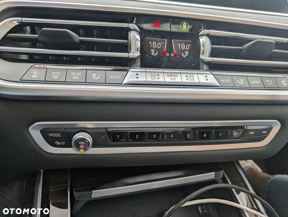BMW X7 - 28