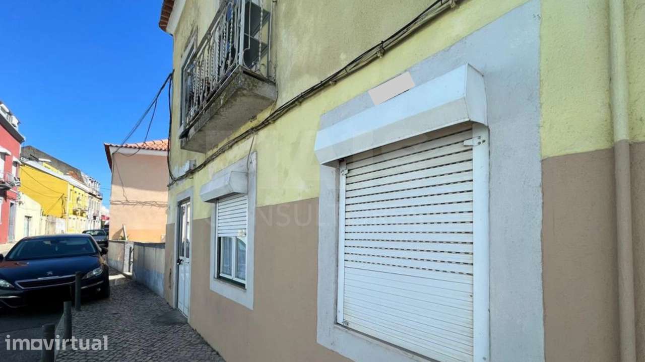 Predio na Ajuda com 4 frações T2 independentes - Grande imagem: 3/19